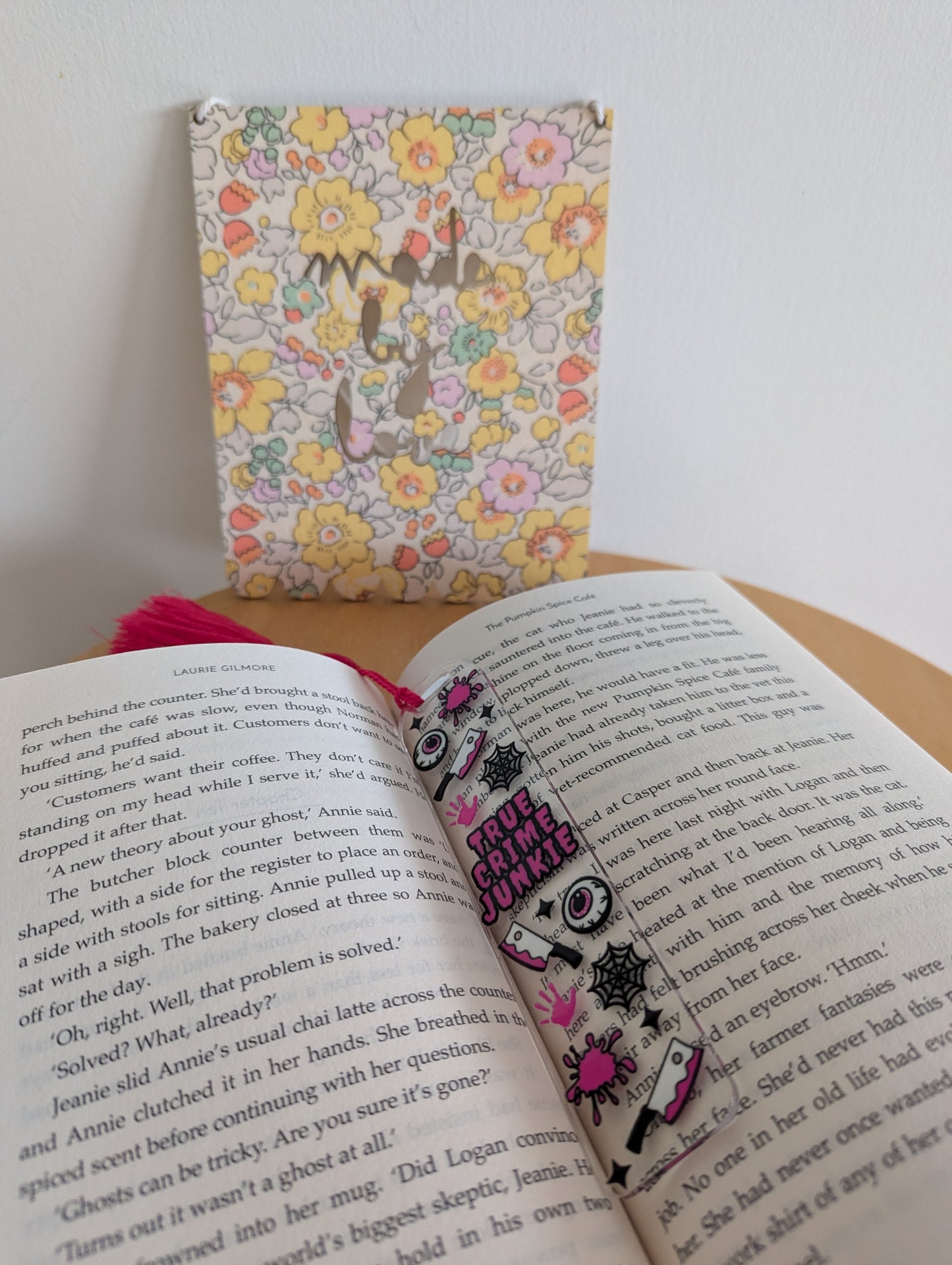 Bookmark - Murder, She Read - True Crime Junkie bookmark