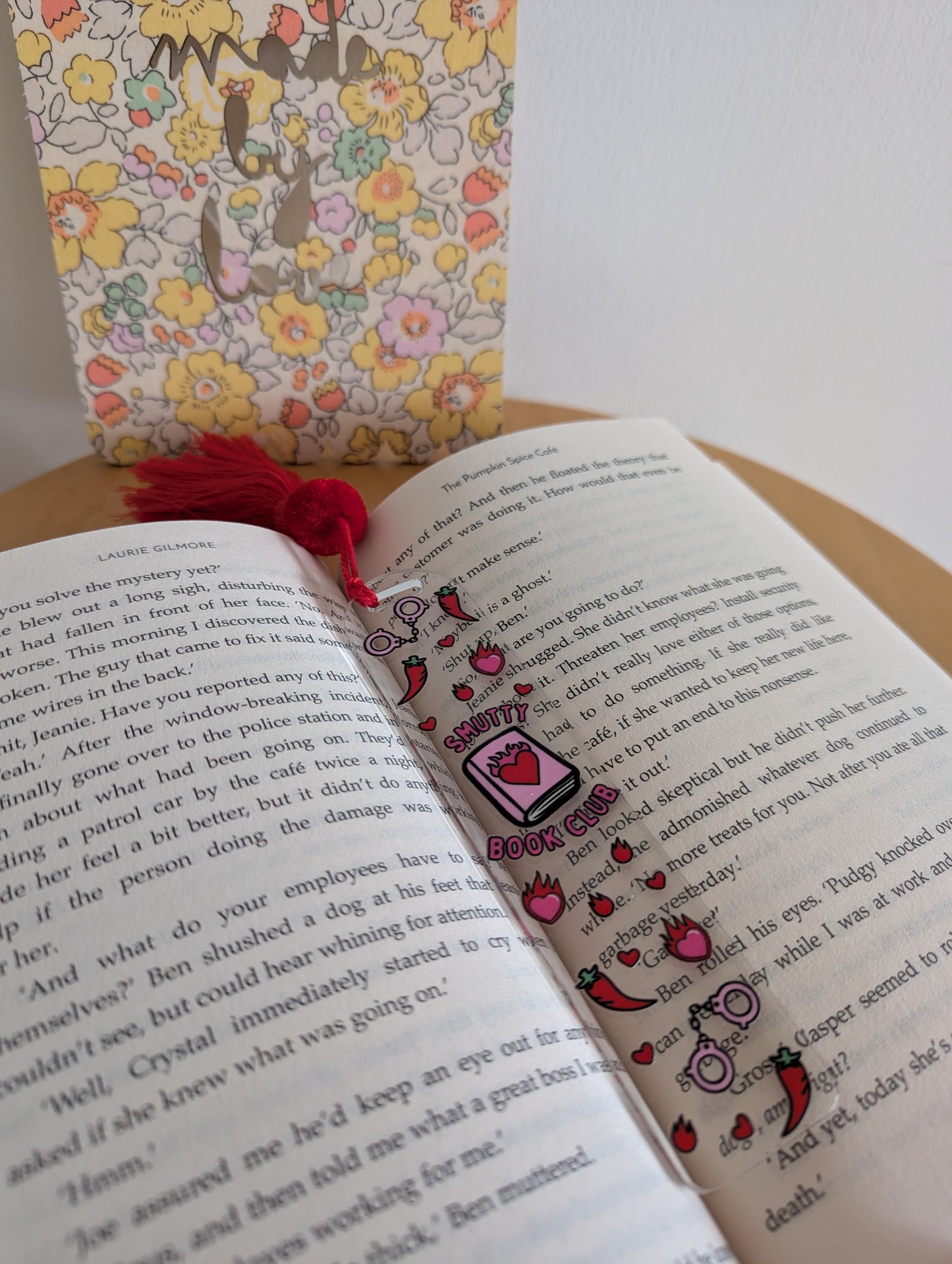 Bookmark - It's getting hot in here - Smutty Book Club